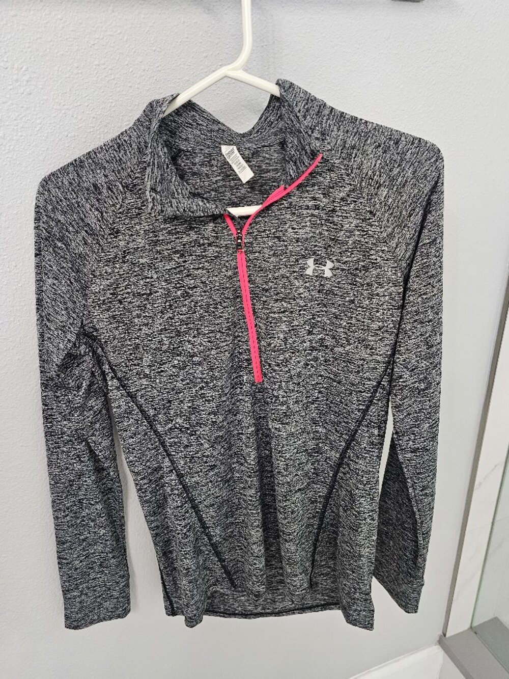 Under Armour Heat Gear half-zip pullover - size M